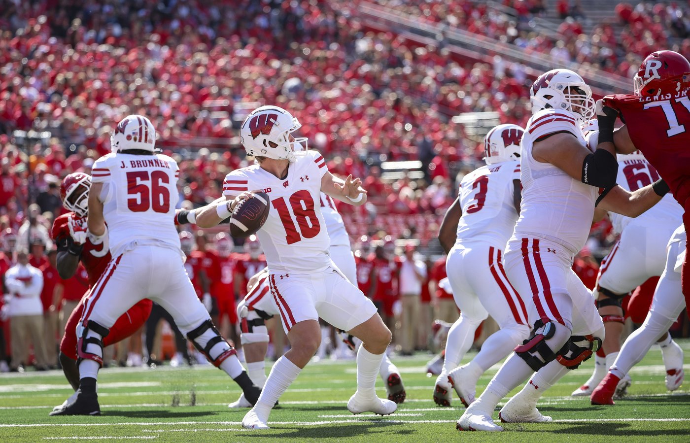 Wisconsin relying on its traditional winning formula during its recent surge | iNFOnews.ca