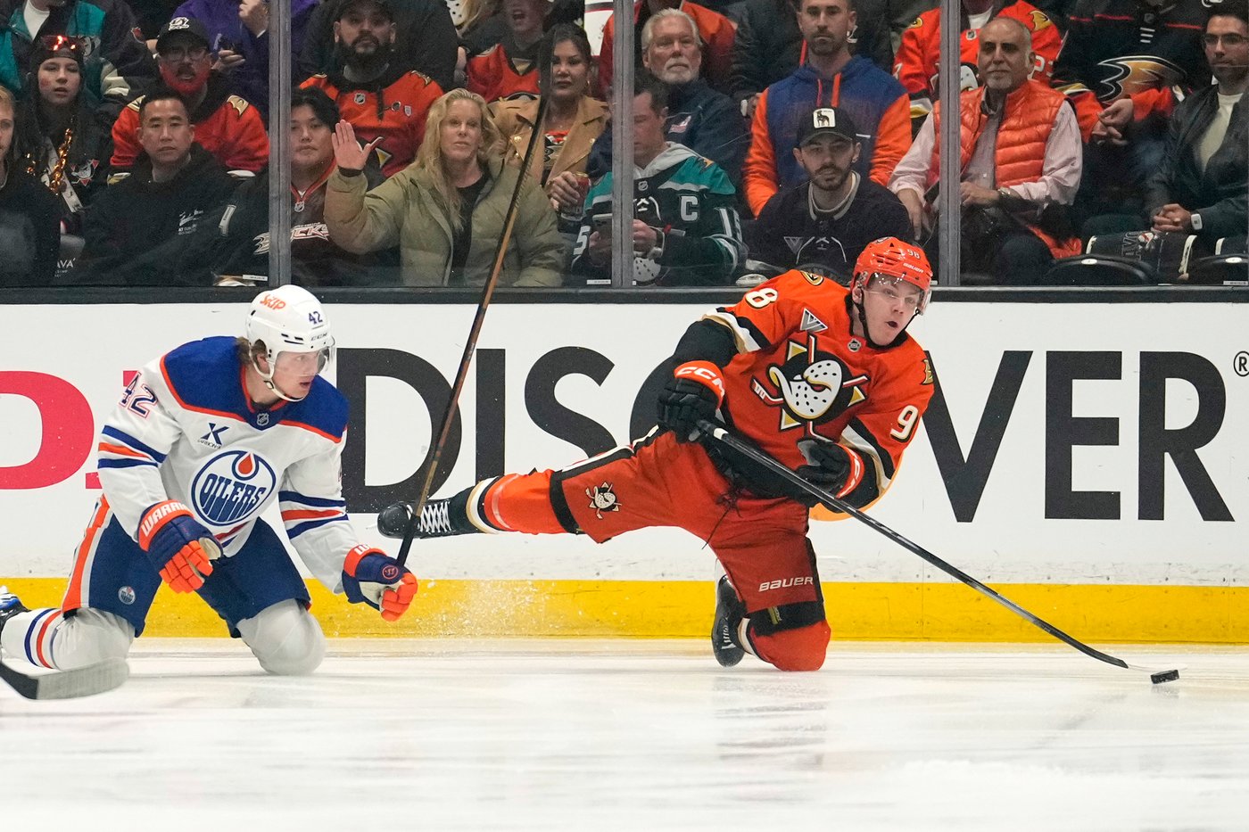 Ducks blast Oilers 7-4 in Game 3 in Anaheim's first home playoff game in 8 years | iNFOnews.ca