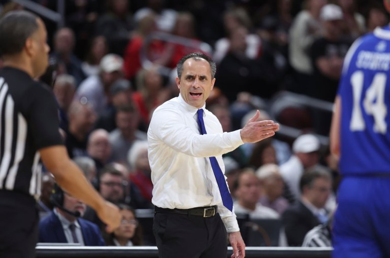 New Iowa coach Ben McCollum drums up fan support in offseason. Now it's time for players to deliver | iNFOnews.ca