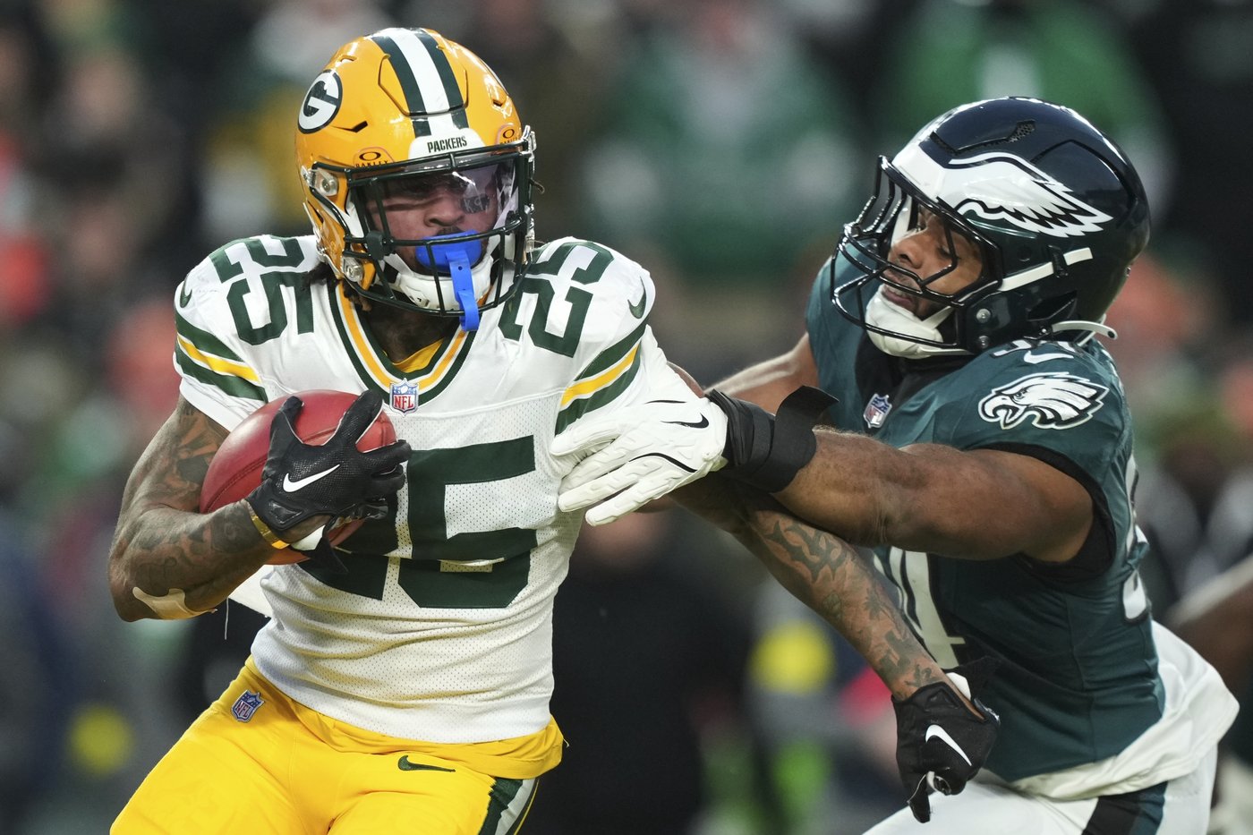 Fumble on opening kickoff, injuries and penalties cost the Packers in their loss to the Eagles | iNFOnews.ca