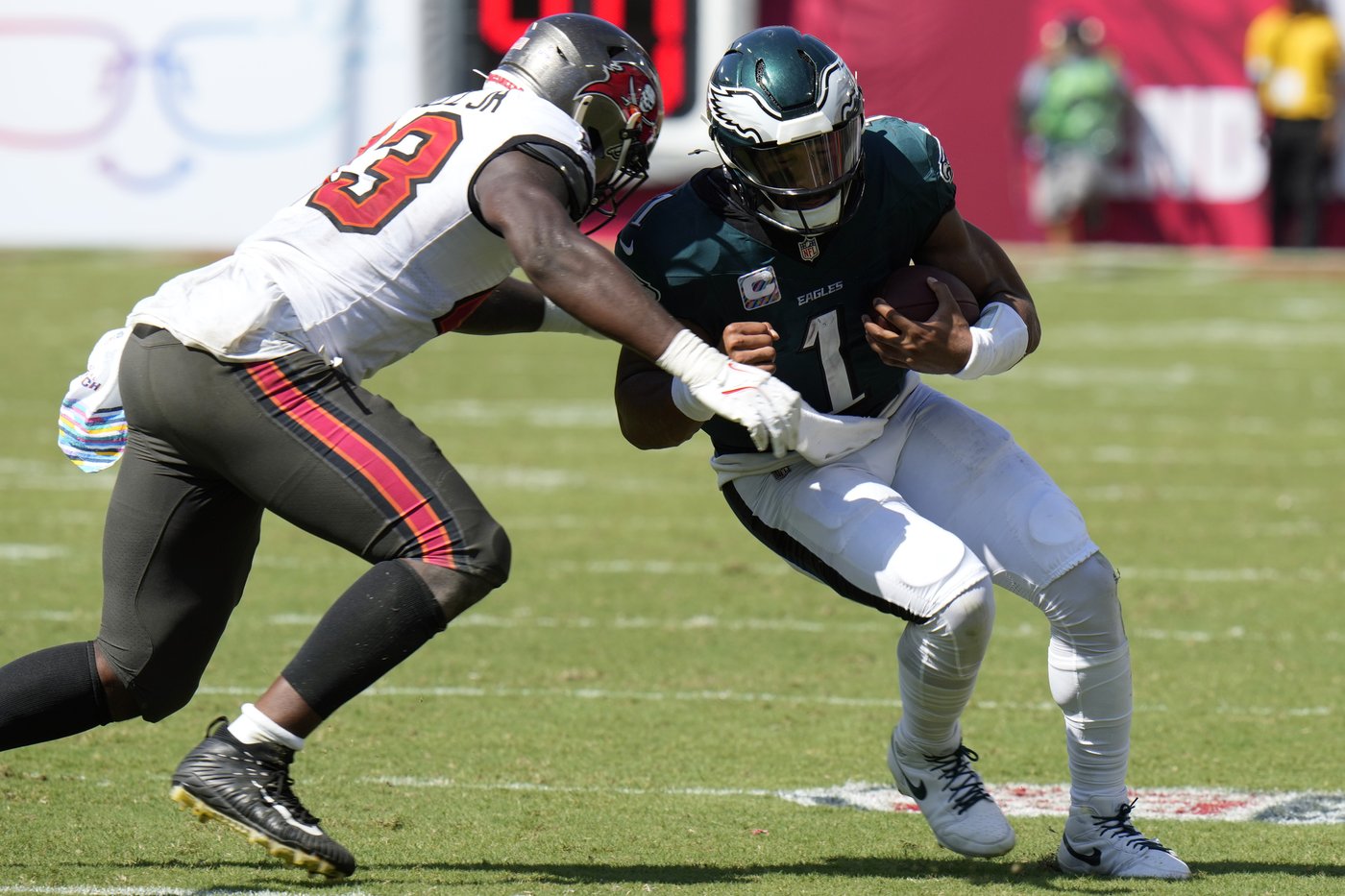 Mayfield throws for 347 yards and accounts for three TDs to lead Bucs over Eagles 33-16 | iNFOnews.ca Mayfield throws for 347 yards and accounts for three TDs to lead Bucs over Eagles 33-16 | iNFOnews.ca