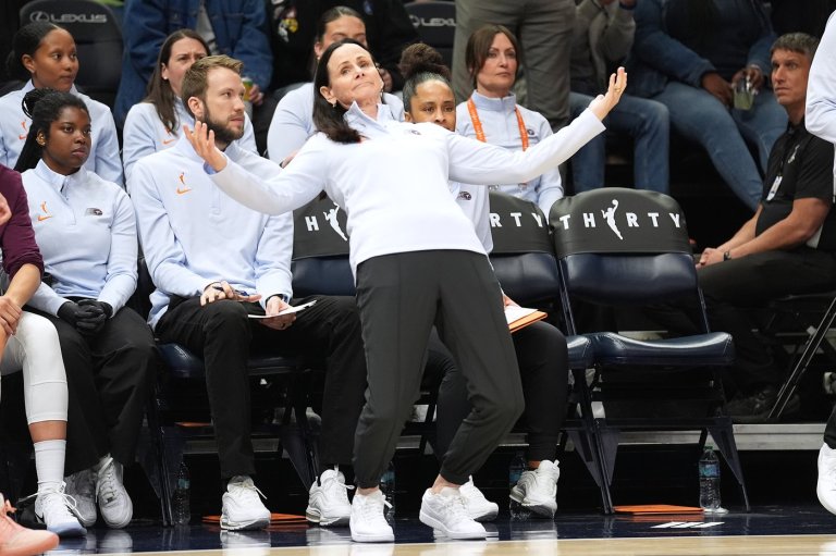 Tempo coach Brondello suspended for comment about Reese | iNFOnews.ca