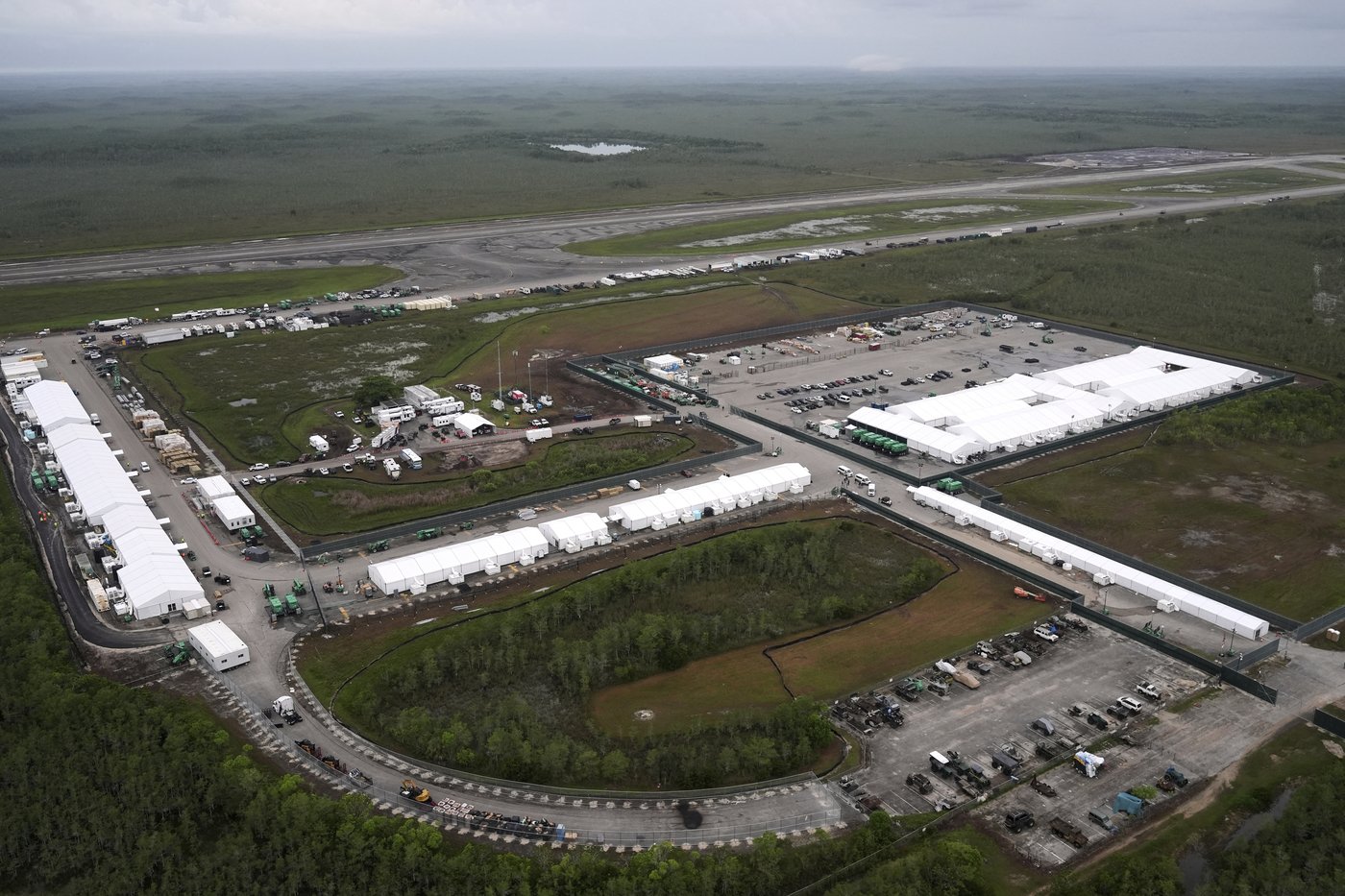Florida signs $245 million in contracts for 'Alligator Alcatraz.' Here's a look by the numbers | iNFOnews.ca Florida signs $245 million in contracts for 'Alligator Alcatraz.' Here's a look by the numbers | iNFOnews.ca