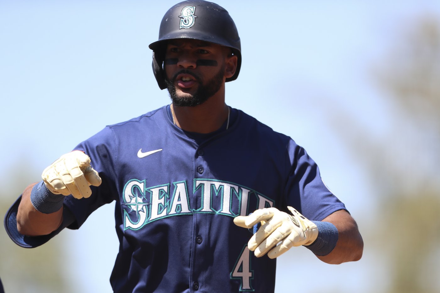 Mariners rally from 5-run deficit to beat Athletics 6-5 and win 9th straight series | iNFOnews.ca