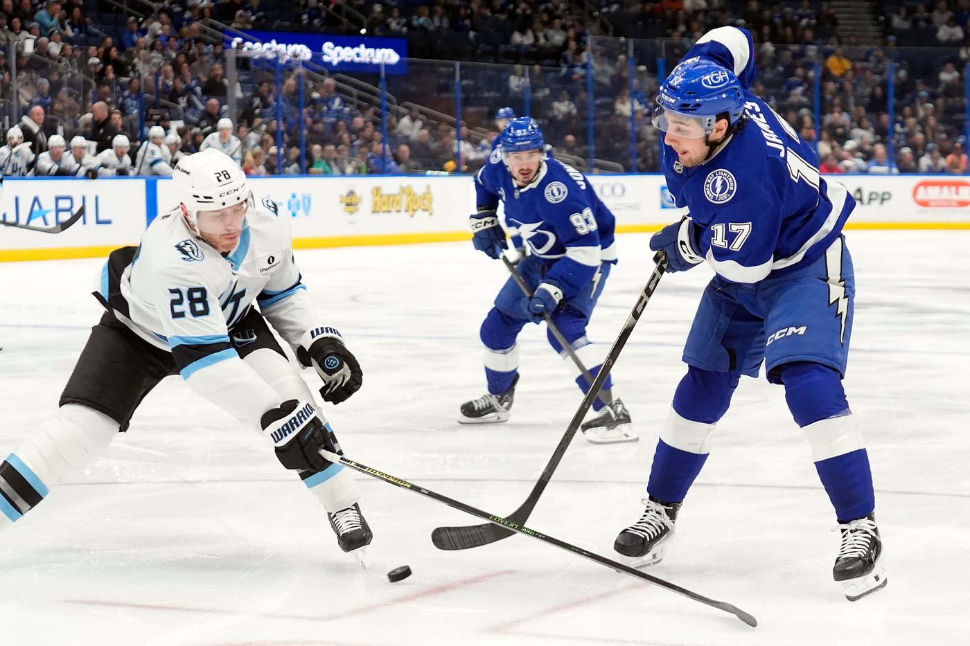 Andrei Vasilevskiy makes 28 saves in 2nd shutout of season as Lightning blank Mammoth 2-0 | iNFOnews.ca Andrei Vasilevskiy makes 28 saves in 2nd shutout of season as Lightning blank Mammoth 2-0 | iNFOnews.ca