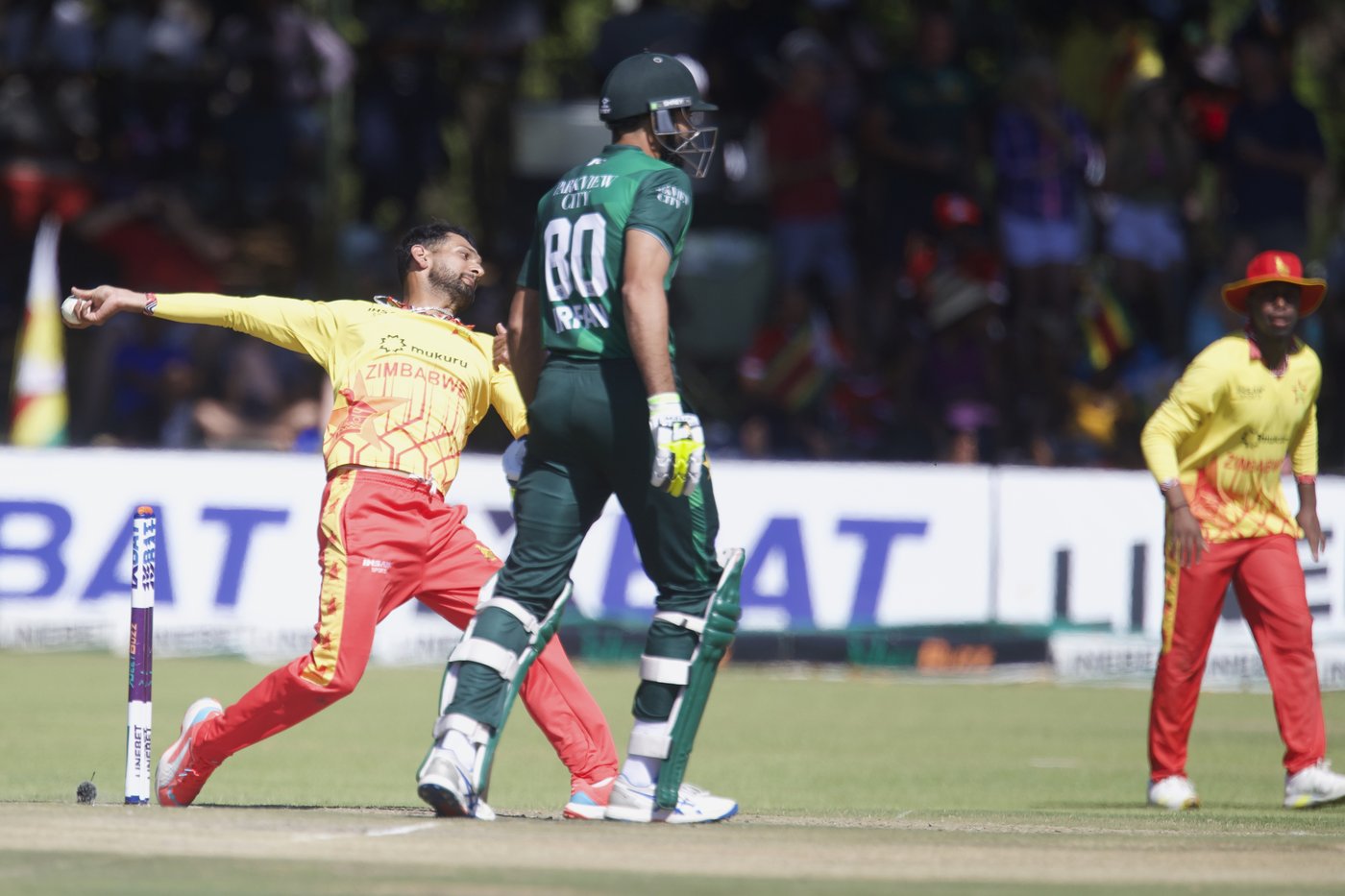 Spinners propel Pakistan to emphatic 57-run win over Zimbabwe in 1st T20 | iNFOnews.ca