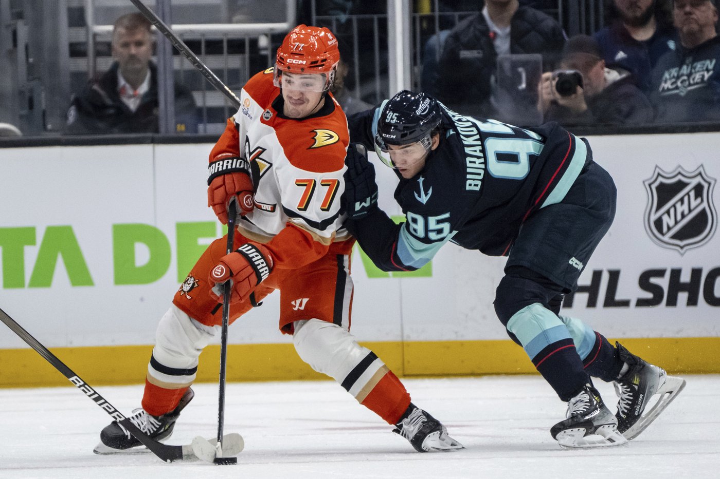Gibson stops 42 shots as the Ducks beat the Kraken 5-2 | iNFOnews.ca