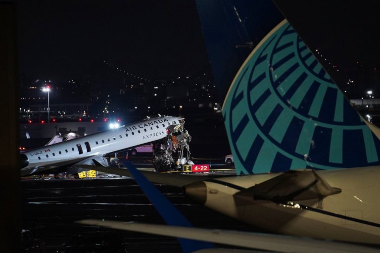 Photos show the scene of a collision on a runway at LaGuardia Airport in New York | iNFOnews.ca