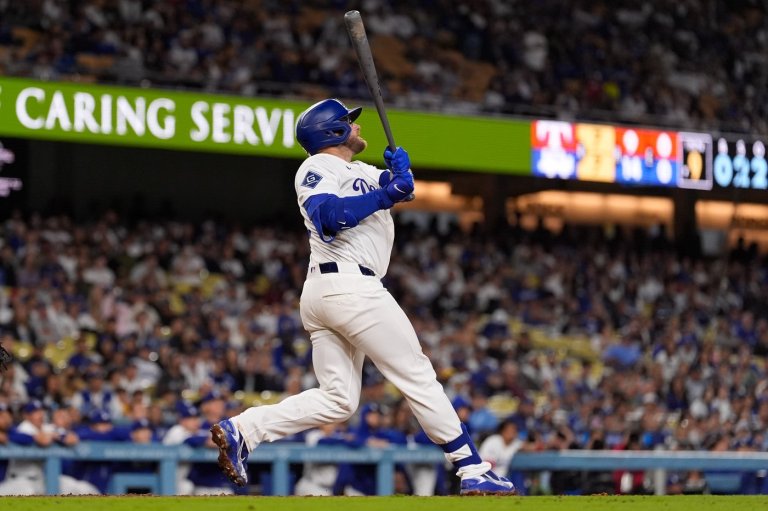 Max Muncy told Dave Roberts he was close. Then came 3 homers and a walk-off | iNFOnews.ca