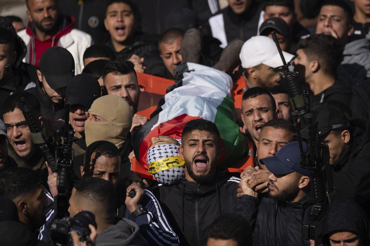 New Israeli airstrikes in southern Gaza kill at least 10, hospital workers say | iNFOnews.ca