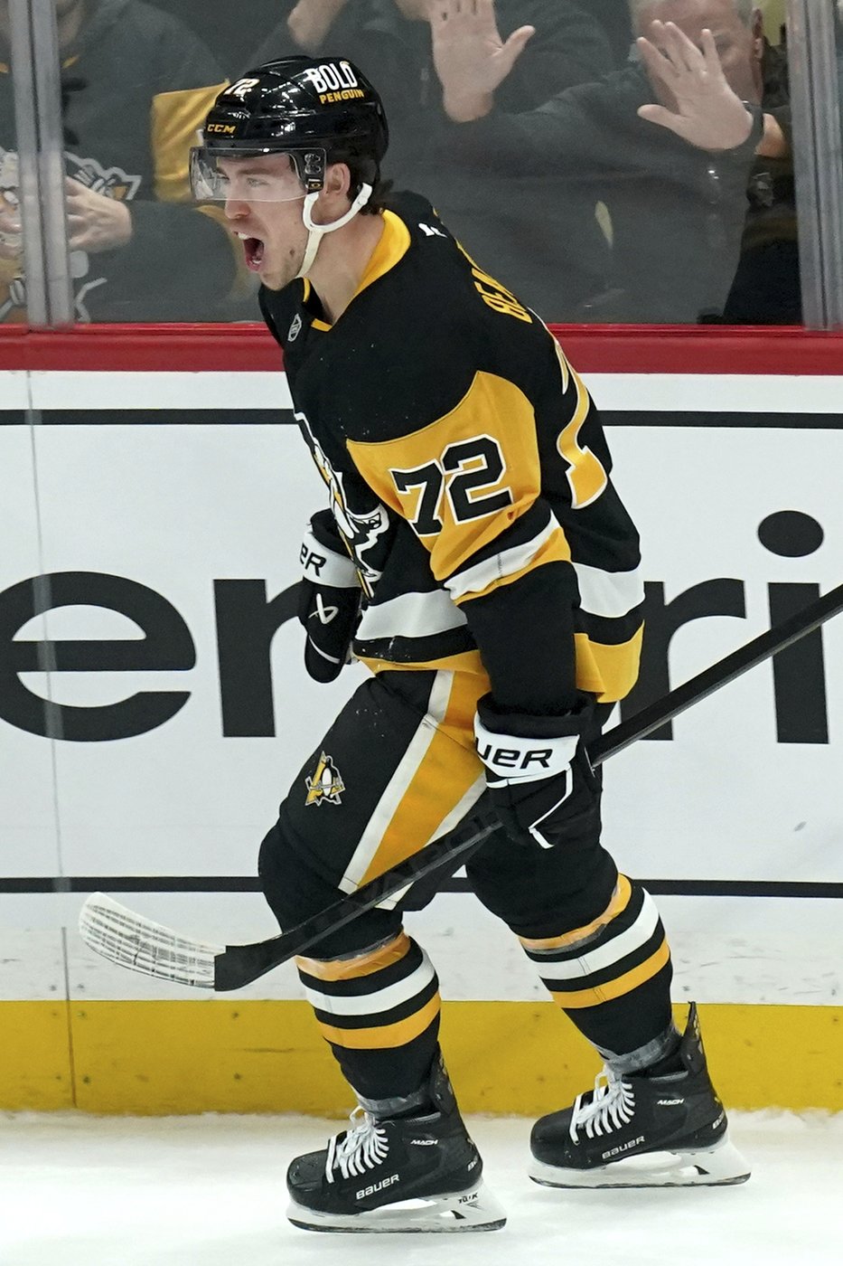 Bunting, Letang lead Pittsburgh Penguins in 6-2 win over Calgary Flames | iNFOnews.ca