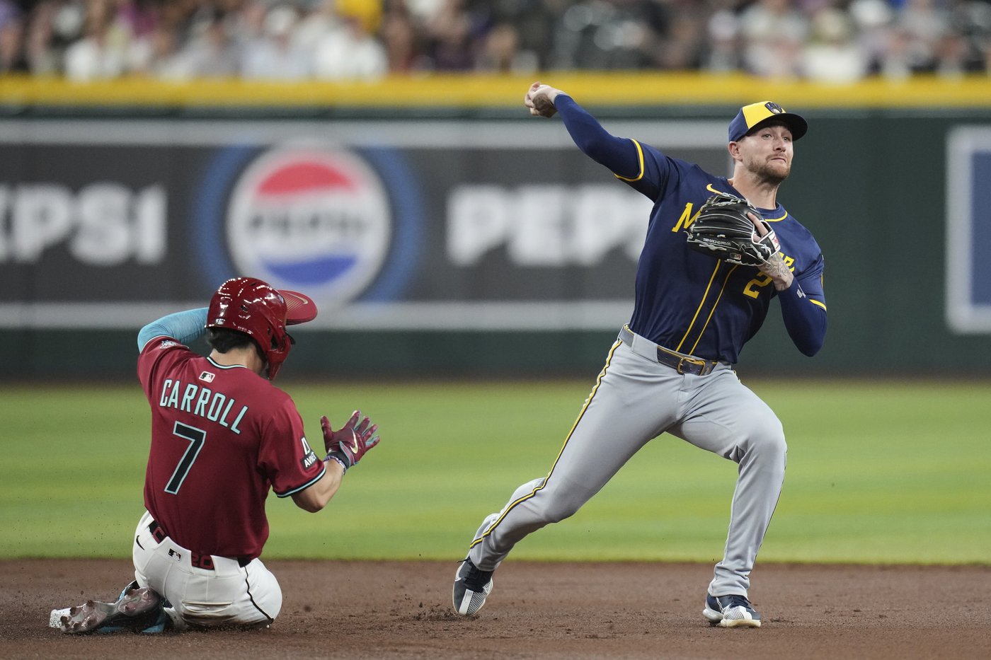 Quintana throws 7 scoreless innings in Brewers debut, leading a 7-0 win over the Diamondbacks | iNFOnews.ca Quintana throws 7 scoreless innings in Brewers debut, leading a 7-0 win over the Diamondbacks | iNFOnews.ca
