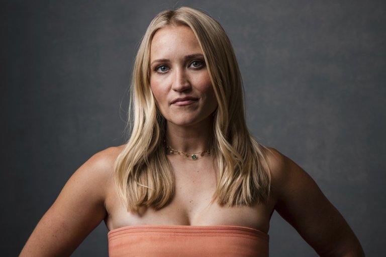 Actor Emily Osment is single as her divorce from musician Jack Farina becomes official | iNFOnews.ca
