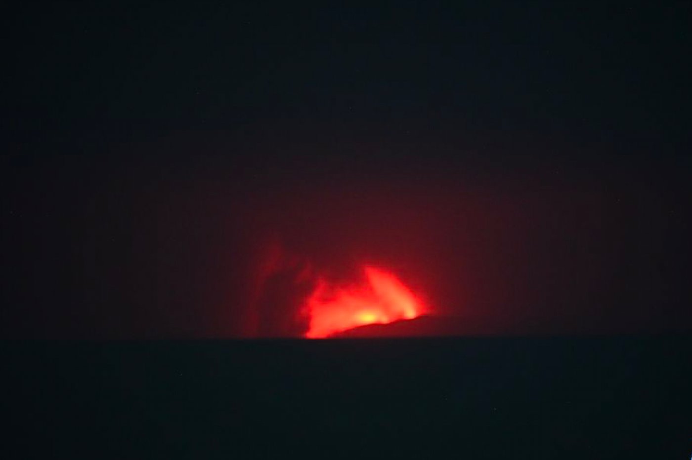 Indonesia cancels flights at Jakarta airport and others as Anak Krakatau volcano erupts | iNFOnews.ca Indonesia cancels flights at Jakarta airport and others as Anak Krakatau volcano erupts | iNFOnews.ca