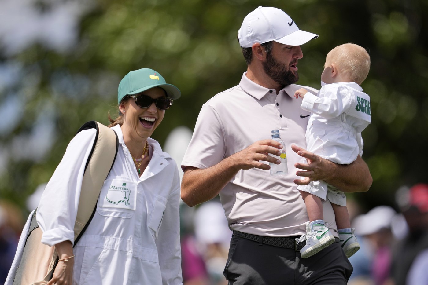 Jordan Spieth's 3-year-old son and 89-year-old Gary Player make memories at Masters Par 3 Contest | iNFOnews.ca