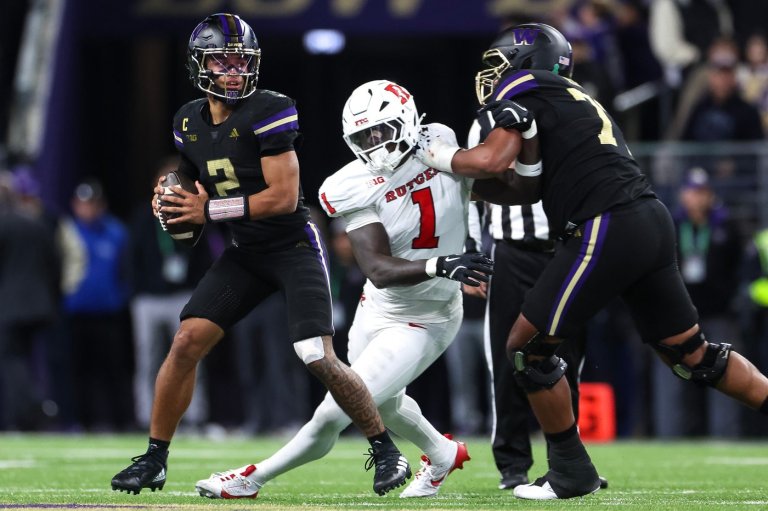Demond Williams Jr. has career highs in passing and rushing to lead Washington over Rutgers 38-19 | iNFOnews.ca