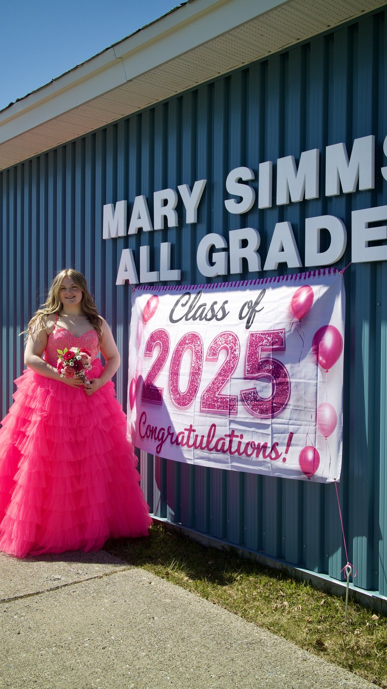 A one-teen prom on Newfoundland's Northern Peninsula brings small community together | iNFOnews.ca