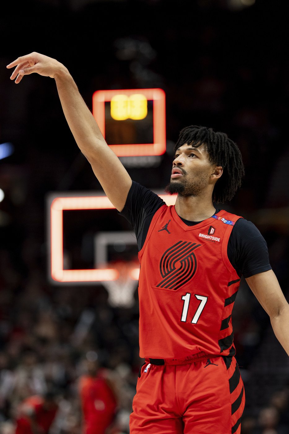 Henderson hits late jumper, Avdija and Sharpe each score 27 as Trail Blazers beat Jazz 122-120 | iNFOnews.ca