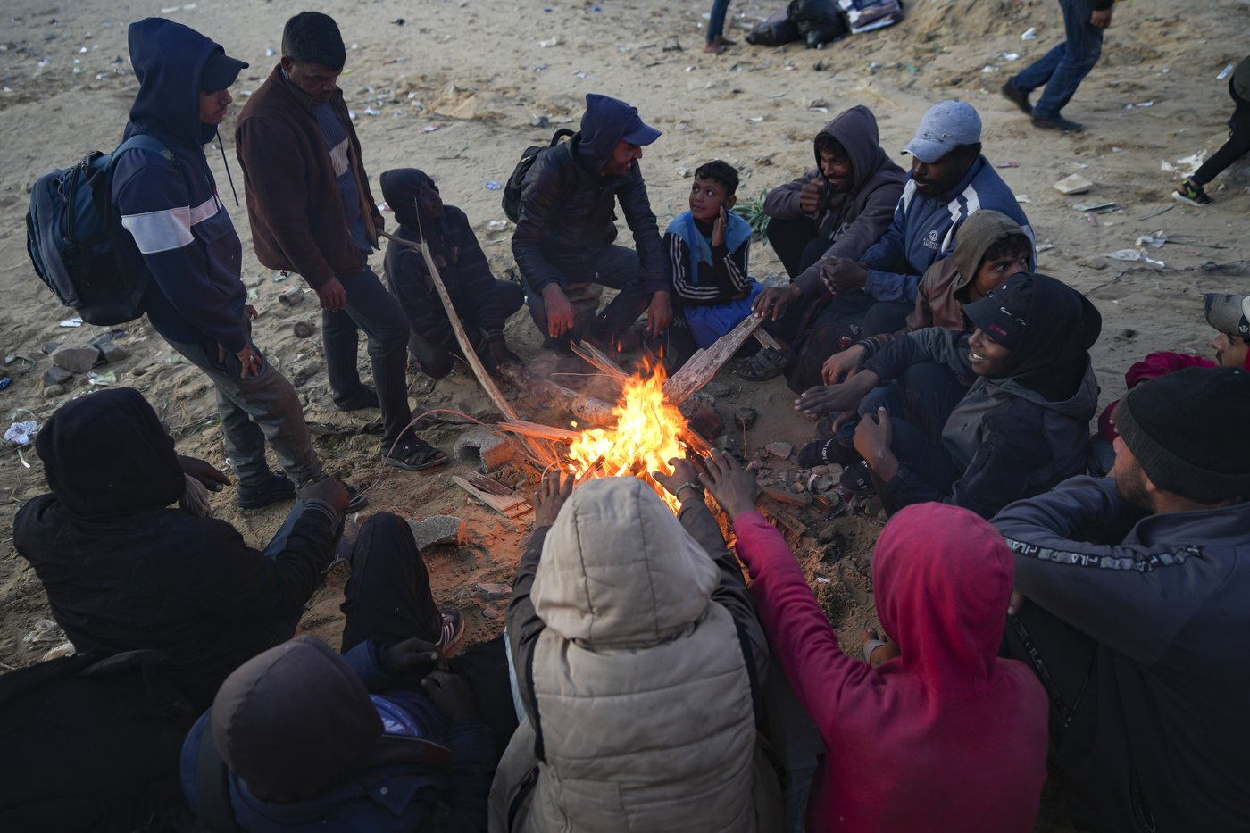 Qatar says a deal is reached to release an Israeli hostage and allow Palestinians into northern Gaza | iNFOnews.ca