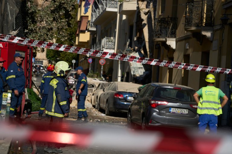 An explosion near the Acropolis in Greece injures at least 2 people and collapses a building | iNFOnews.ca