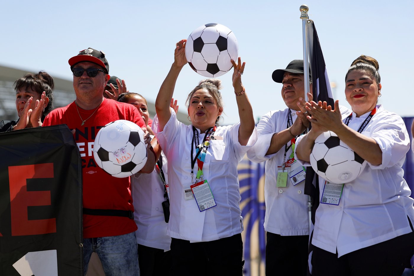 Stadium workers near LA say they have a tentative deal, averting strike ahead of World Cup | iNFOnews.ca Stadium workers near LA say they have a tentative deal, averting strike ahead of World Cup | iNFOnews.ca