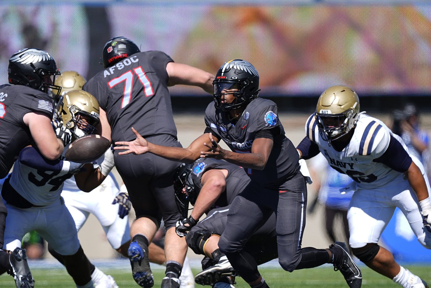 Navy runs past Air Force 34-7, reaches 5-0 for first time since 2017 | iNFOnews.ca Navy runs past Air Force 34-7, reaches 5-0 for first time since 2017 | iNFOnews.ca