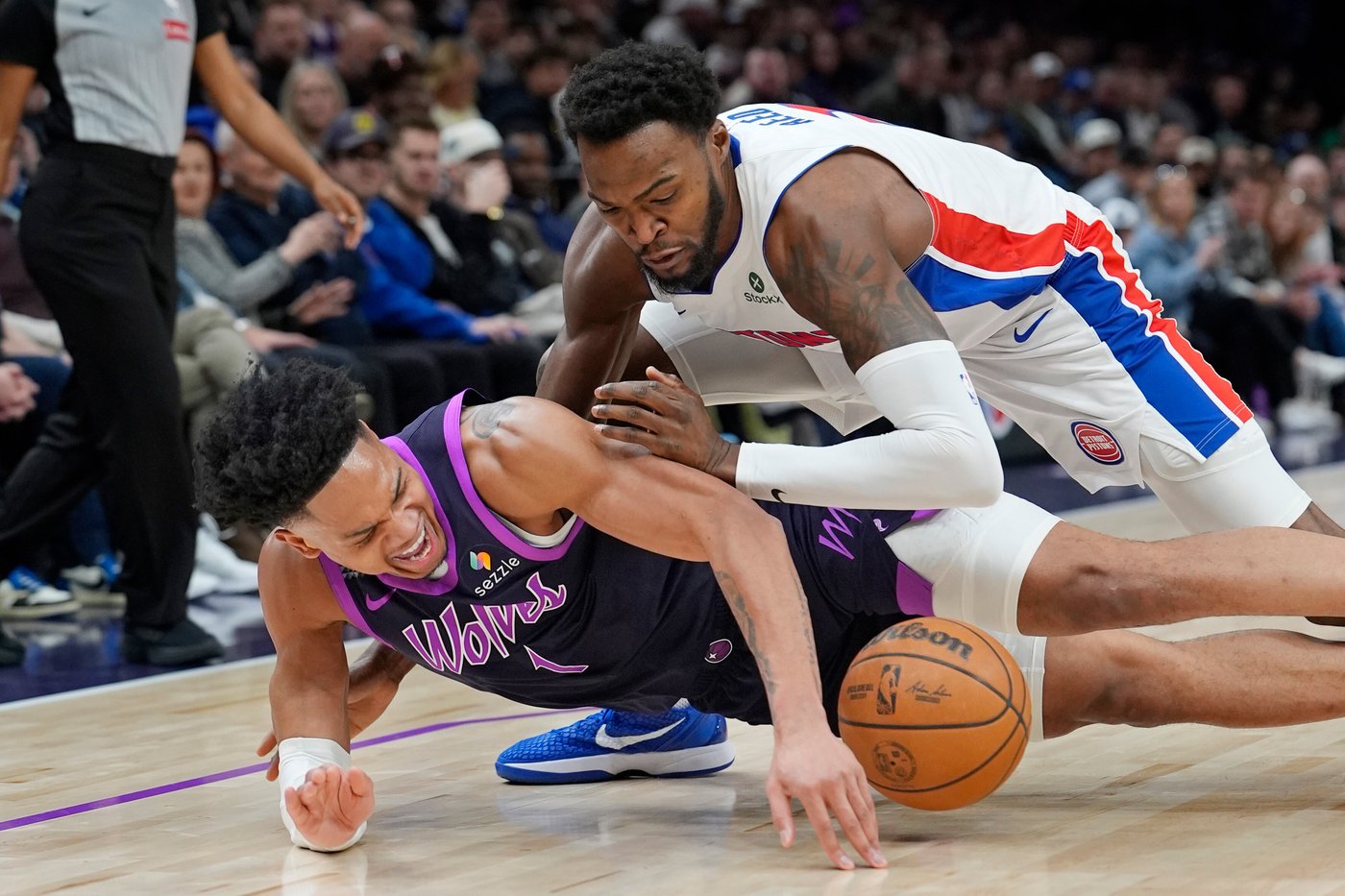 Harris scores 18, Pistons tighten grip on top seed in the East with a 109-87 win over Minnesota | iNFOnews.ca