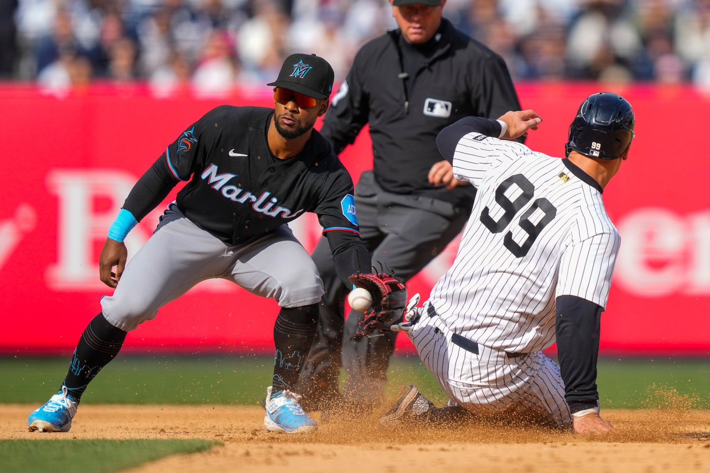 Aaron Judge honors former teammate Brett Gardner at Yankees home opener | iNFOnews.ca