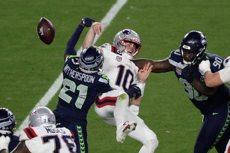 Patriots' Maye turns ball over 3 times while hounded by Seahawks' defense in Super Bowl loss | iNFOnews.ca
