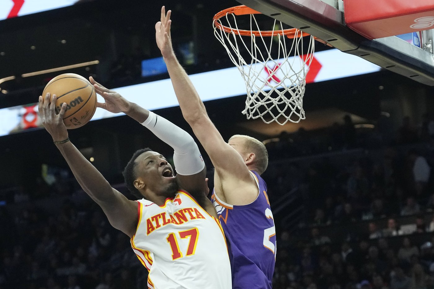 Bradley Beal leads with 25 points off the bench, Suns pull away late to beat the Hawks 123-115 | iNFOnews.ca Bradley Beal leads with 25 points off the bench, Suns pull away late to beat the Hawks 123-115 | iNFOnews.ca