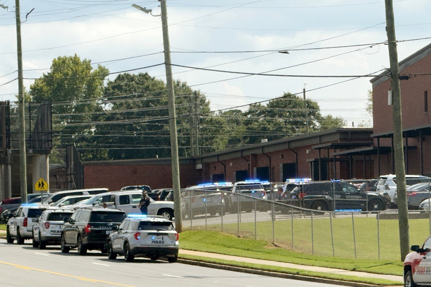 Student wounded and young suspect is in custody after shooting at Georgia high school, police say | iNFOnews.ca