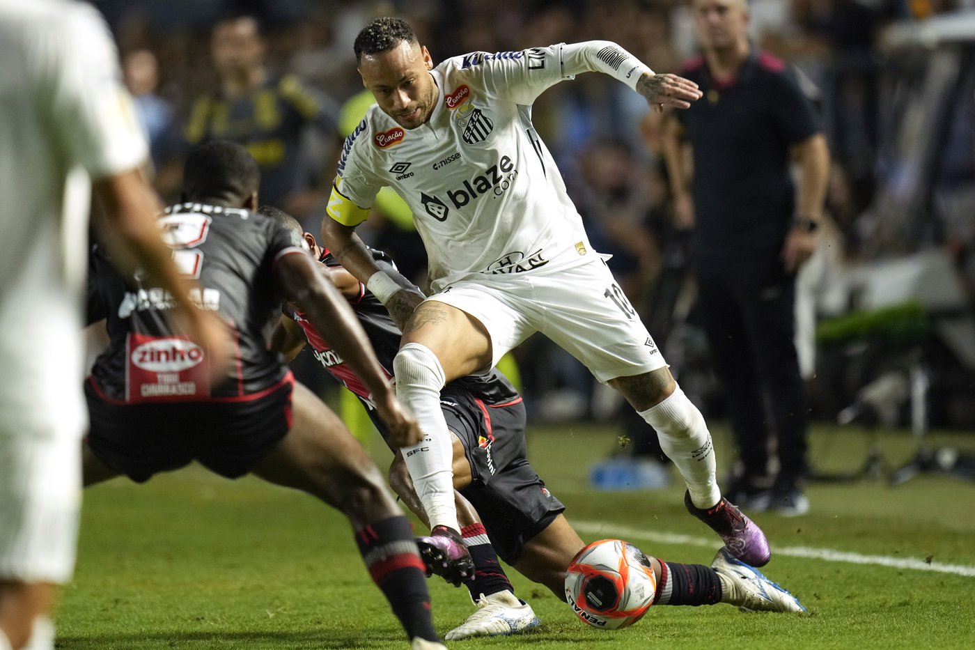Neymar makes his comeback for Santos and then takes a shot at his former coach | iNFOnews.ca