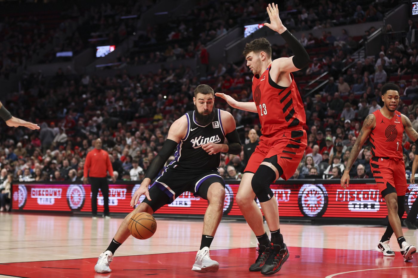 Simons has 30 and Blazers win sixth straight with 108-102 win over Kings | iNFOnews.ca