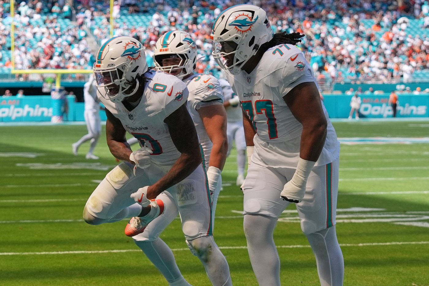 Dolphins not considering a QB change after Malik Willis struggles vs Bengals | iNFOnews.ca