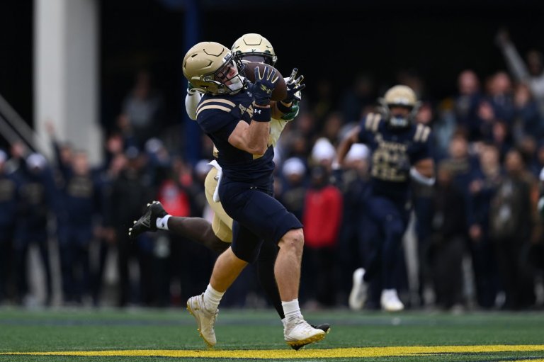 Heidenreich becomes Navy's all-time receiving yards leader as Midshipmen beat No. 25 South Florida | iNFOnews.ca