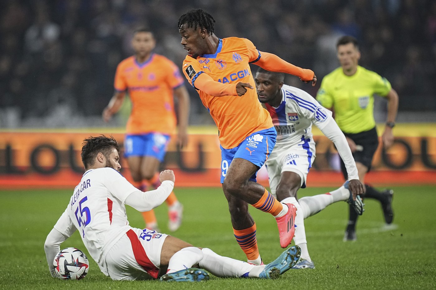 Marseille scores late winner at Lyon to join PSG and Monaco atop the French league | iNFOnews.ca Marseille scores late winner at Lyon to join PSG and Monaco atop the French league | iNFOnews.ca