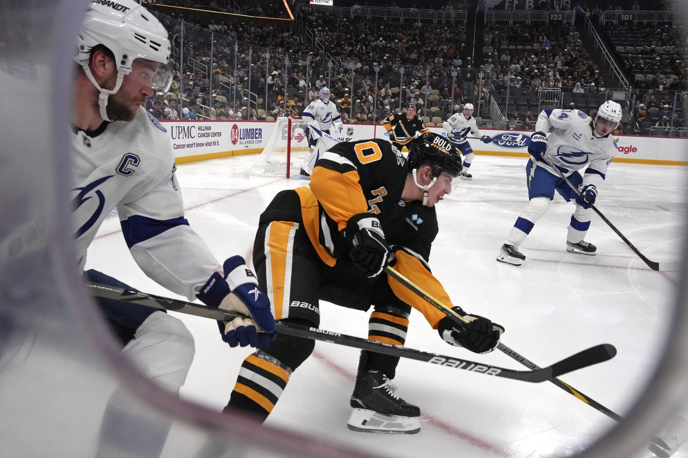 Brayden Point's OT winner helps Lightning rally past Penguins, 3-2 | iNFOnews.ca