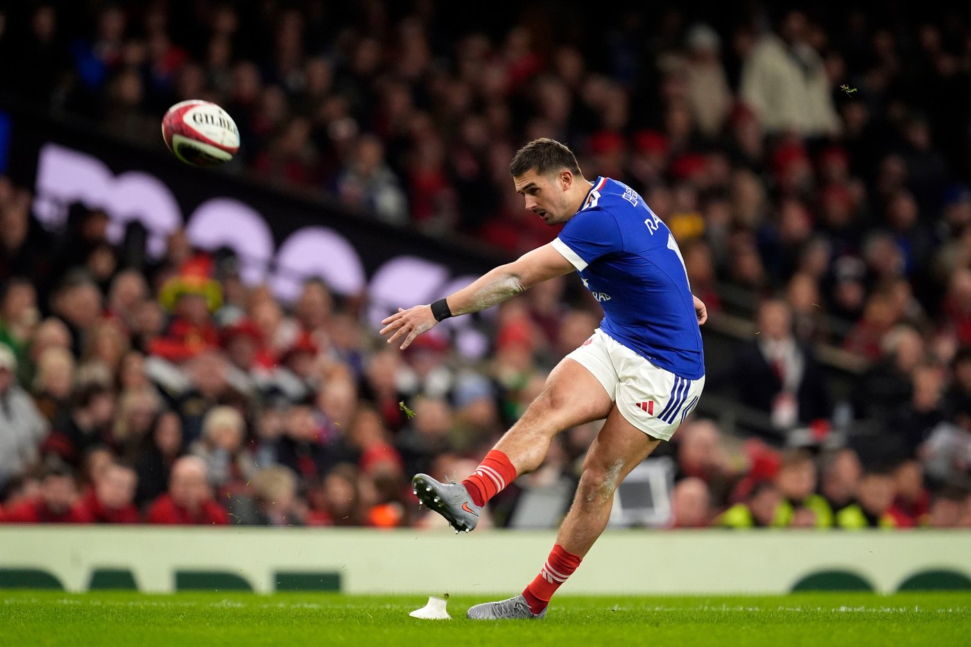 France tears apart Wales with eight tries and is only unbeaten Six Nations team | iNFOnews.ca