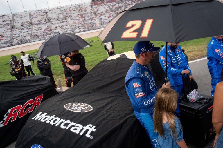 Rain delays the start of NASCAR's Cup Series race at Nashville Superspeedway | iNFOnews.ca