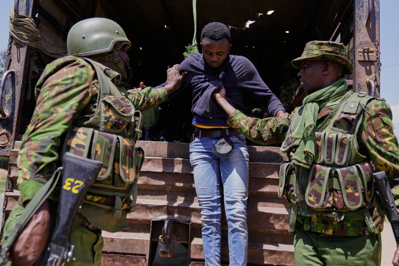 Kenya protesters clash with police over proposed Ebola center for US citizens, in photos | iNFOnews.ca