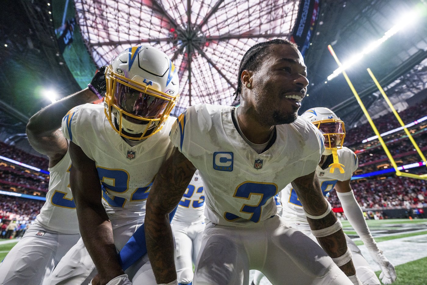 Still makes 2 picks, returns one for TD as Chargers hand Falcons third straight loss, 17-13 | iNFOnews.ca