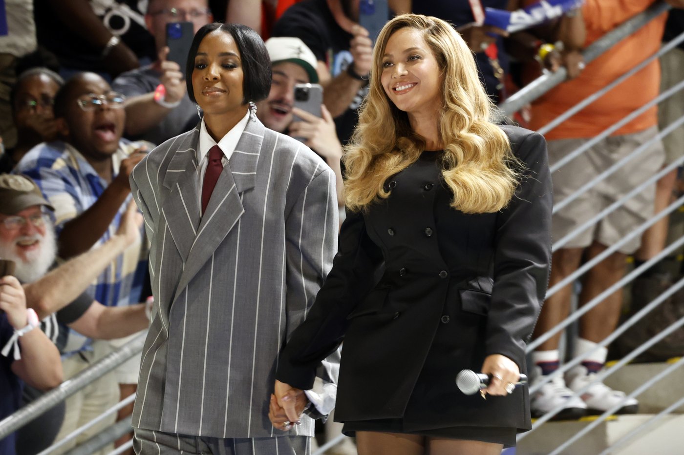 Beyoncé endorses Kamala Harris in joyful speech at Houston rally: 'I'm here as a mother' | iNFOnews.ca