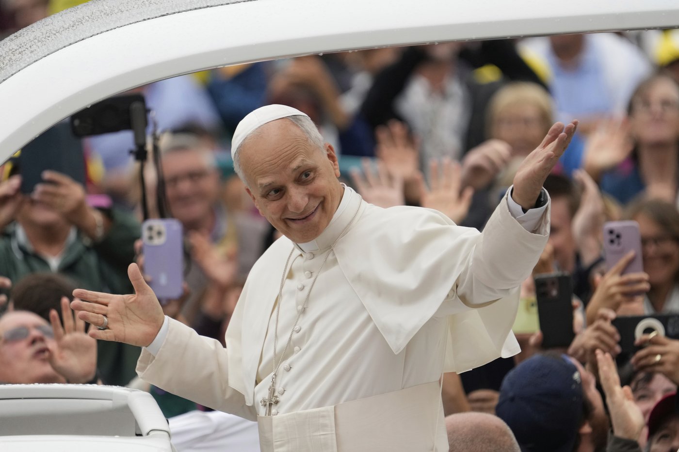 Chicago suburb where Pope Leo XIV grew up celebrates his 70th birthday with gospel music, balloons | iNFOnews.ca