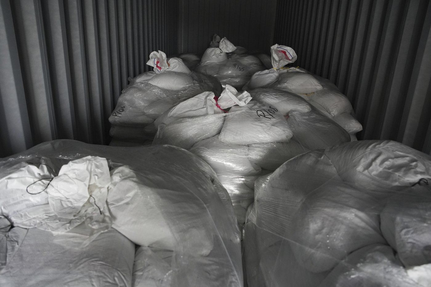 Peru seizes record 4-ton mercury shipment in fight against illegal gold mining | iNFOnews.ca Peru seizes record 4-ton mercury shipment in fight against illegal gold mining | iNFOnews.ca