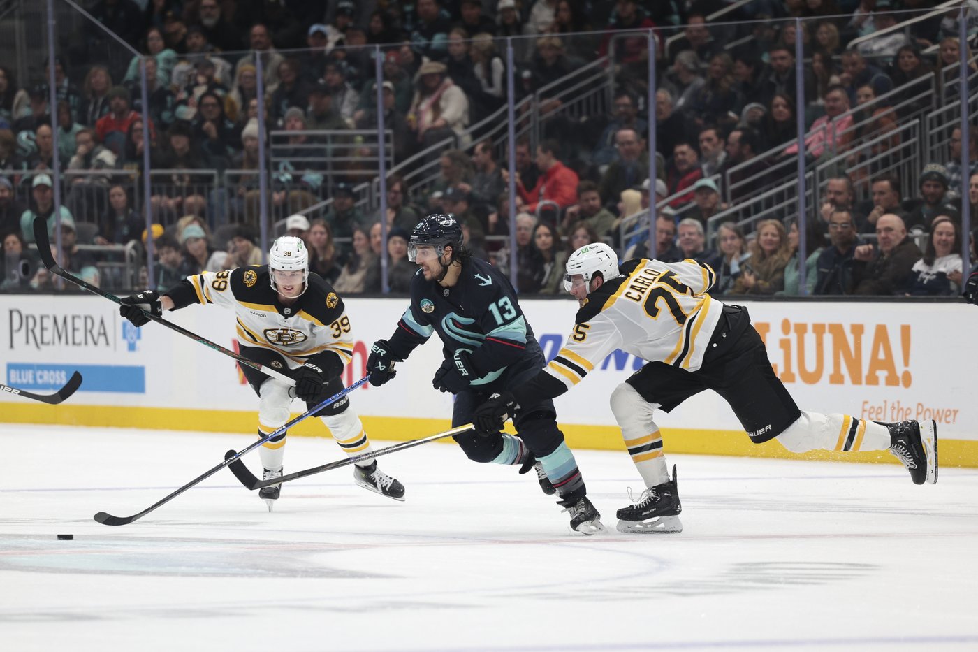 Bjorkstrand scores twice for Kraken in 5-1 win over Bruins | iNFOnews.ca