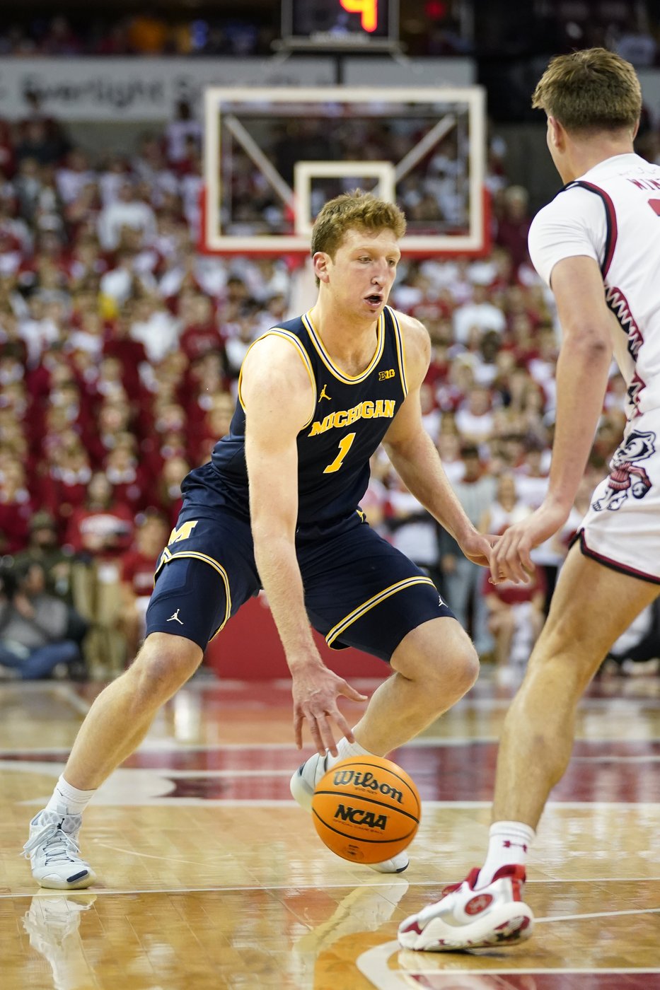 Goldin helps Michigan beat No. 11 Wisconsin 67-64 as Badgers take their 1st loss | iNFOnews.ca Goldin helps Michigan beat No. 11 Wisconsin 67-64 as Badgers take their 1st loss | iNFOnews.ca