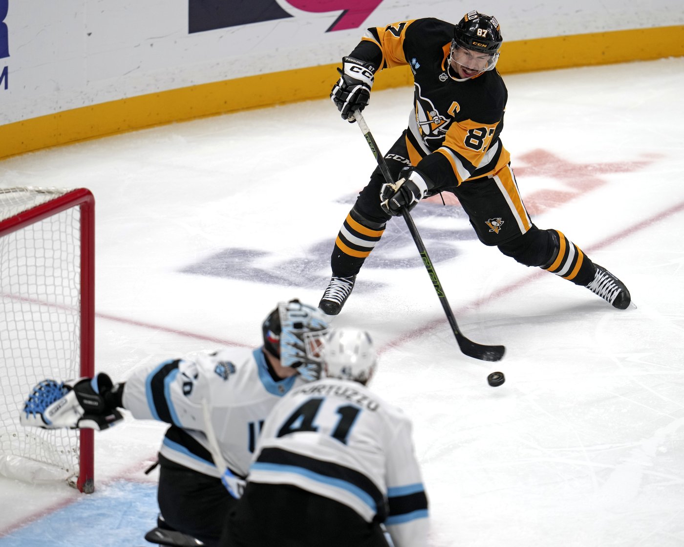 Sidney Crosby scores 600th career NHL goal, but Penguins fall to Utah 6-1 | iNFOnews.ca