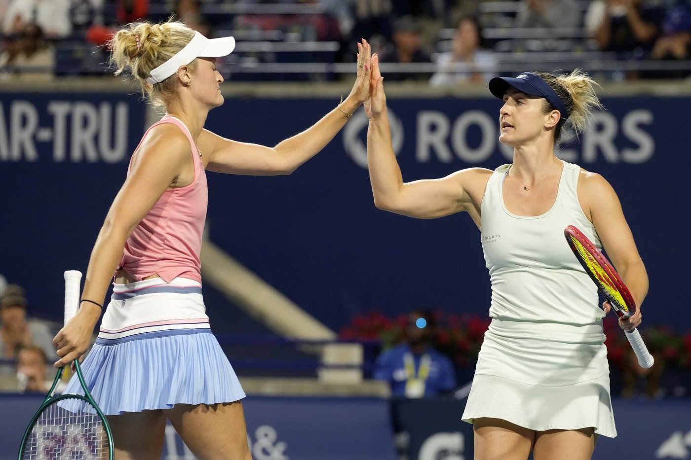Canada's Dabrowski and New Zealand's Routliffe win doubles opener at WTA Finals | iNFOnews.ca
