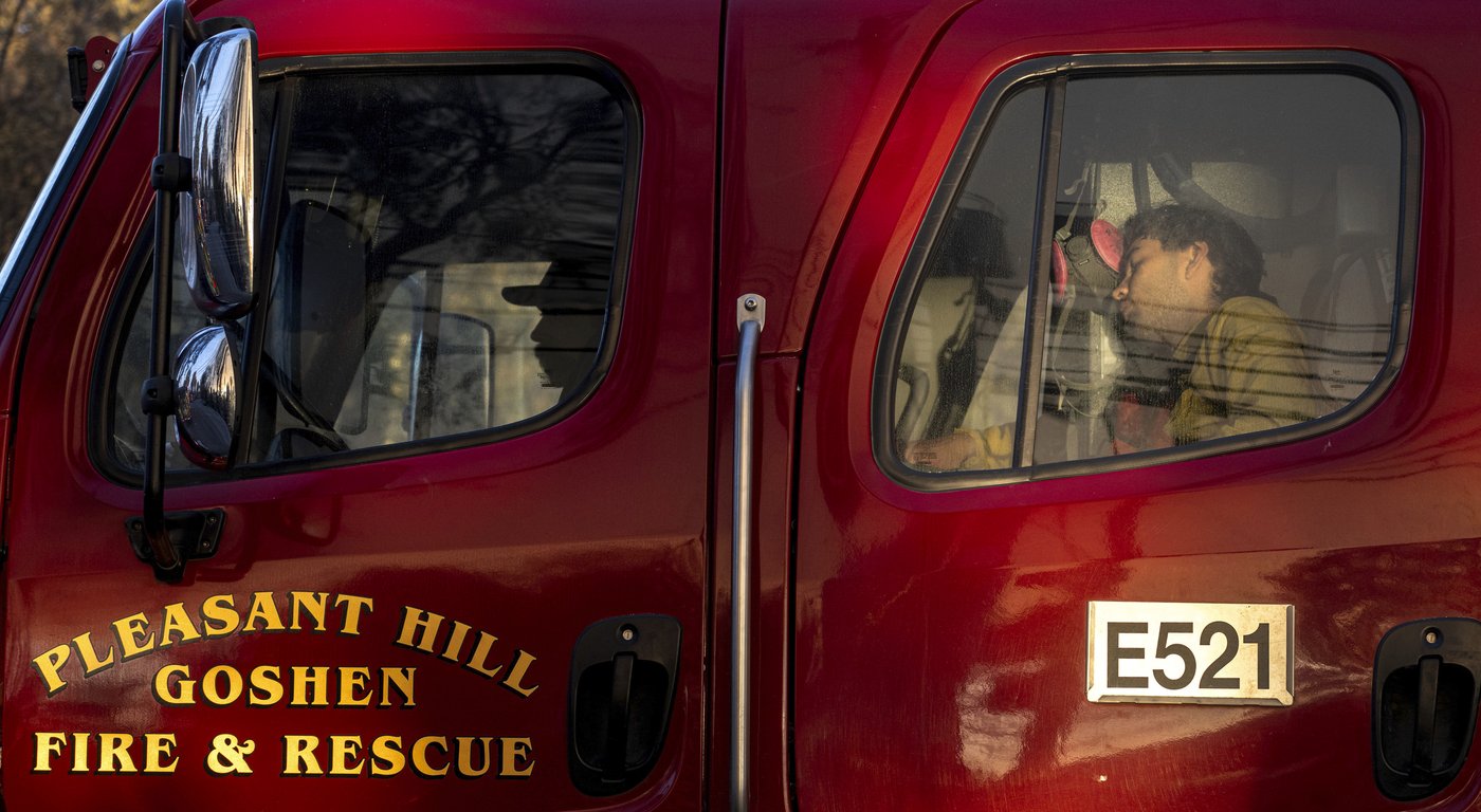 Strategy, meals and laundry: The monumental effort behind LA's firefight | iNFOnews.ca
