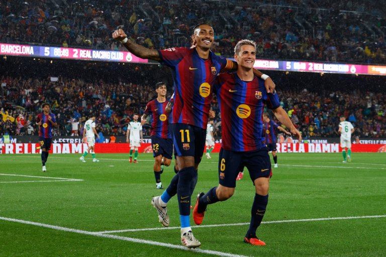Raphinha hat trick sparks Barcelona's 7-2 rout of Racing in La Liga, Man United upset in League Cup | iNFOnews.ca